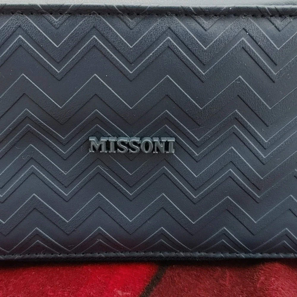 DELTA AIRLINES ONE by MISSONI amenity kit cosmetic Bag